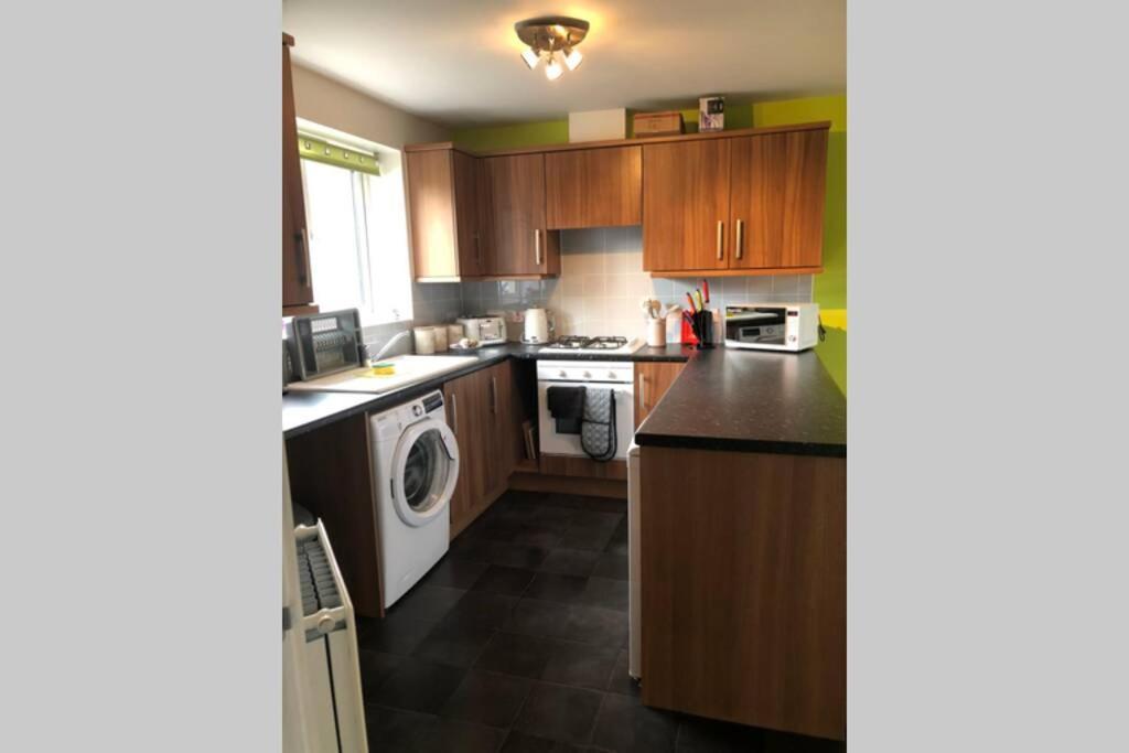 Dudley House **Staycation & Contractors** Sleeps 7 Tipton Luaran gambar