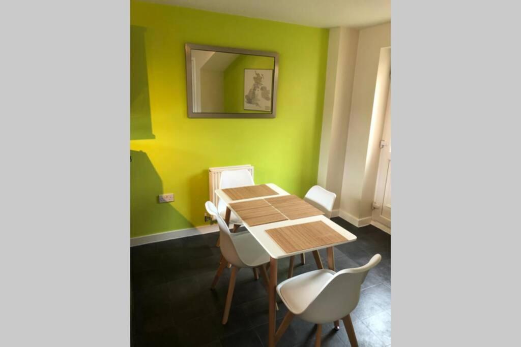 Dudley House **Staycation & Contractors** Sleeps 7 Tipton Luaran gambar
