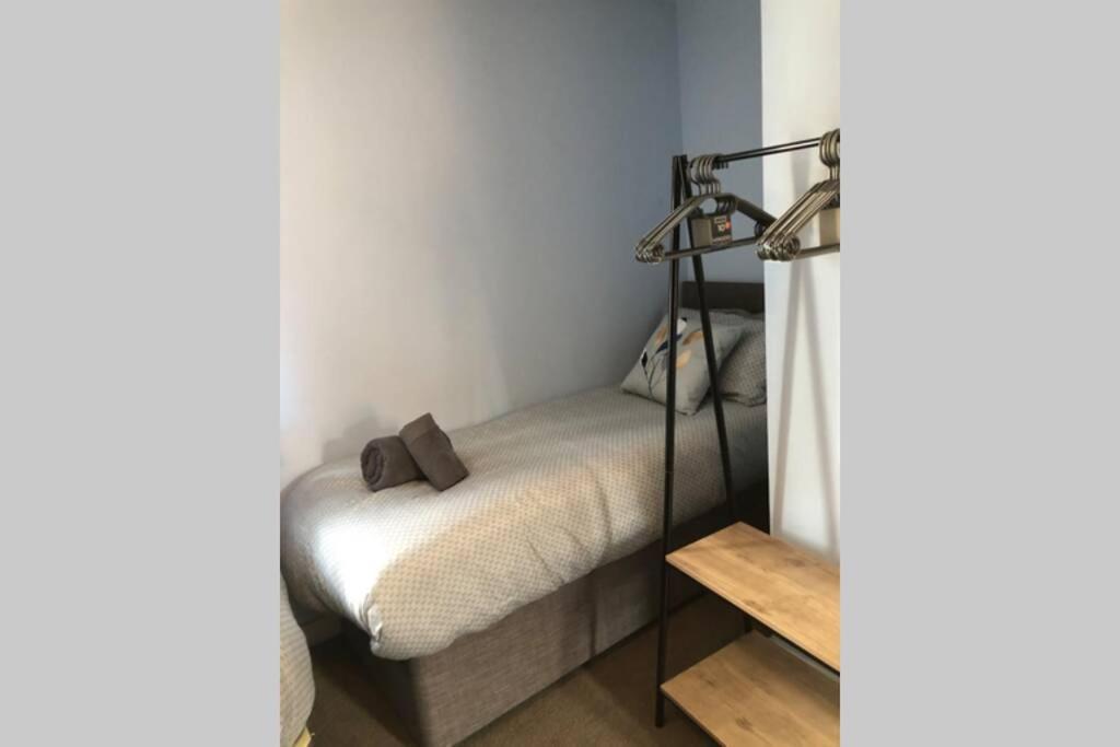 Dudley House **Staycation & Contractors** Sleeps 7 Tipton Luaran gambar