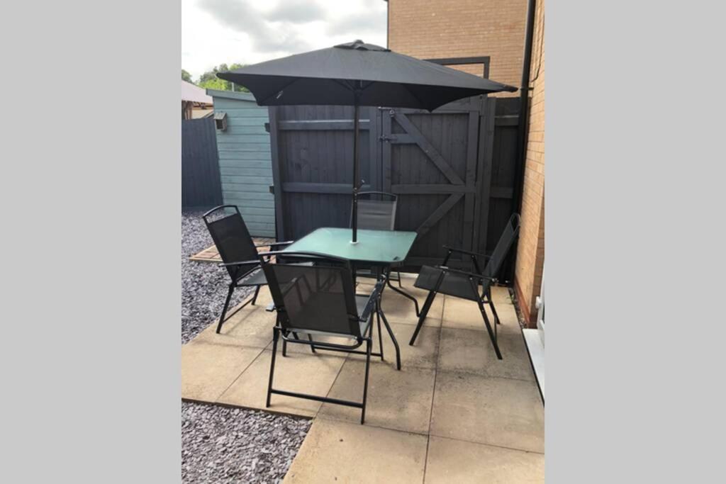 Dudley House **Staycation & Contractors** Sleeps 7 Tipton Luaran gambar
