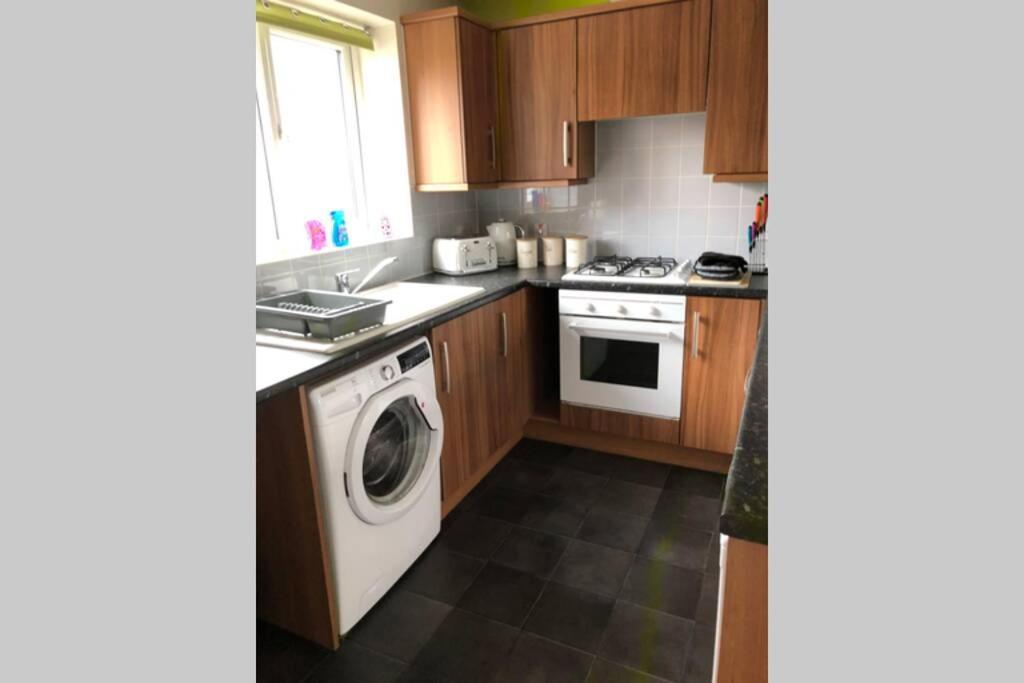 Dudley House **Staycation & Contractors** Sleeps 7 Tipton Luaran gambar